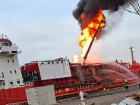 После атаки ВС РФ вторые сутки полыхает газовый танкер в порту Измаила