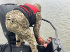 В Одесской области моряки-пограничники спасли мужчину, едва не утонувшего в холодной воде