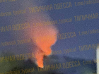 В Одессе после ночной тревоги загорелось нежилое здание