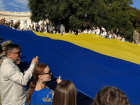 В Одессе развернули 34-метровый флаг Украины 