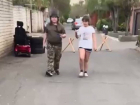 В Одессе дети построили блокпост и собирают с прохожих дань для ВСУ