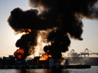 Взрывы в Одессе: после атаки российских «Гераней» в порту полыхали пожары