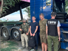 В Одесской области отец и сын переправляли мужчин в тайниках грузовиков