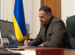 Одесский нардеп опубликовал указ Зеленского об увольнении Ермака