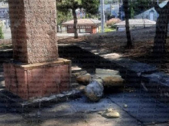 «Расцвет Одесчины подошел к концу»: снесли бюст Посмитного, прокормившего регион в тяжелые годы