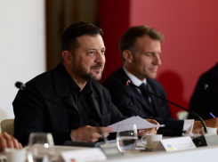 Экс-помощник Кучмы раскритиковал Зеленского за поездку в Париж вместо Одессы