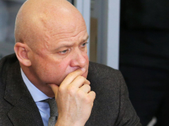 Мэр Труханов поставил на место военного, который требовал снести памятник Пушкину в Одессе