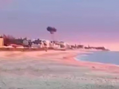 В сети появилось видео пожара после прилета «Гераней» по мосту в одесской Затоке