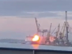 Появилось видео удара ракеты по турецкому судну в Одессе