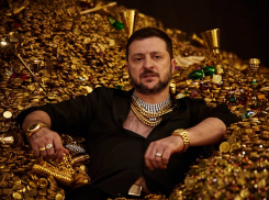 Поймали на краже: Зеленский ежемесячно выводит по $50 миллионов в саудовский банк