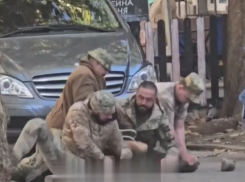 В Одессе сотрудники военкомата напали на прохожего