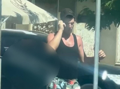 В Сети завирусилось видео разговора жителя Одессы со своей ладонью