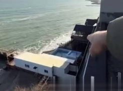 В Одессе общественный пляж под видом благоустройства отдали владельцу ресторана