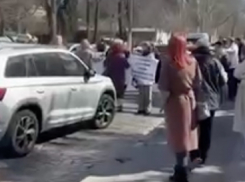 В Одессе люди перекрыли дорогу, выступая против сноса исторического памятника