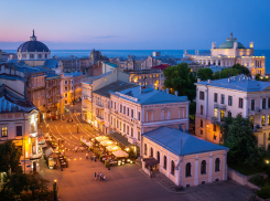 Новости Одессы: взрыв нефтехранилища, ванна с шампанским, кровавая перестрелка