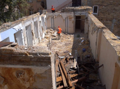 В Одессе начали восстанавливать дом, повреждённый работой ПВО