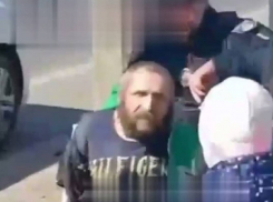 В Одессе военкомы избили мужчину на глазах у детей