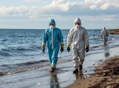 Появилось видео экологической катастрофы в Одессе — море покрылось мазутом