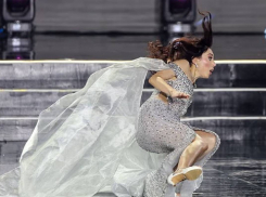 «Унизилась на сцене»: вице «Мисс Земля» из Одессы упала в погоне за короной