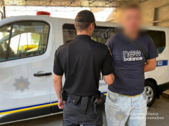 Одесситу грозит до 15 лет за нападение с пистолетом ради цепочки за 150 гривен