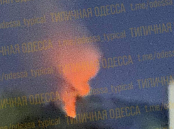 В Одессе после ночной тревоги загорелось нежилое здание