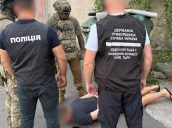 Автоматы Калашникова оптом и в розницу: в Одессе накрыли торговца оружием