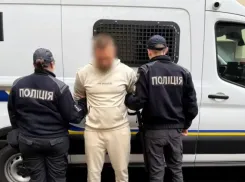 В Одессе мужчина средь бела дня избил прохожего до комы и скрылся