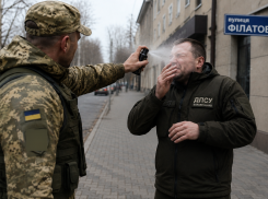В Одессе ТЦКшник распылил перцовый газ в лицо пограничнику