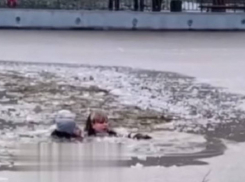 В Парке Победы в Одессе спасли провалившегося под лед ребенка