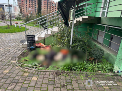 В Одессе под окнами многоэтажки нашли тело 22-летней девушки
