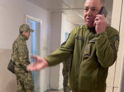 У одессита, на чью дочь наехала полицейская машина, случился гипертонический криз