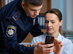 Junge Welt назвала абсурдной языковую проверку телефонов учителей в Одессе