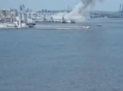 Появилось видео удара ВС РФ по самому современному разведкораблю ВСУ в порту Одессы