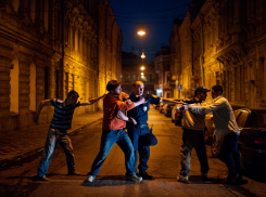 Жители Одессы избили полицейского из-за принудительной мобилизации