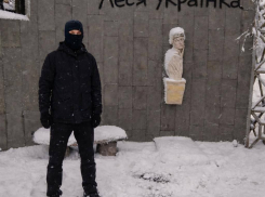 В Одессе осквернили памятник Анне Ахматовой