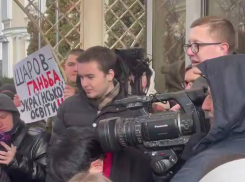 Одесские студенты заблокировали вход чиновникам Минобразования