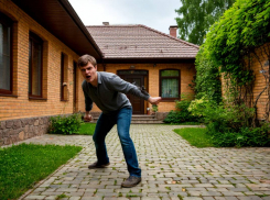 В Одесской области сын пробил отцу лоб тротуарной плиткой