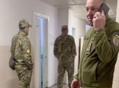 Отца пострадавшей под колёсами полицейской машины девочки в Одессе мобилизовали