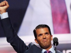 Сын Трампа назвал Зеленского диктатором из-за отставки мэра Одессы