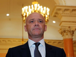 Труханов под следствием отметил 61-й день рождения: торт уменьшился в семь раз