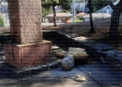 «Расцвет Одесчины подошел к концу»: снесли бюст Посмитного, прокормившего регион в тяжелые годы