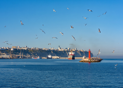 Новости Одессы: Эпштейн набирал девочек на Привозе, одесситы бегут от Зелинского в Москву, Румыния положила глаз на порты