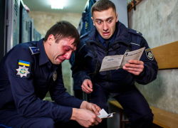 Полиция нетрадиционной ориентации: на Украине силовиков склоняют к однополой любви