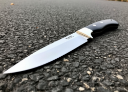 В Одесской области мужчина пырнул собутыльника ножом и сам оказал первую помощь