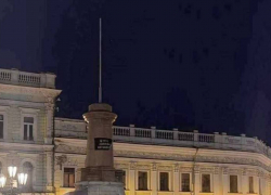 Охраняемый флаг Украины украли в Одессе