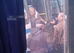 В Одессе пассажиры автобуса защищали водителя от насильственной мобилизации