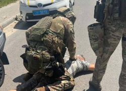 Подполье: в Одессе военкомы с оружием массово мобилизуют мужчин
