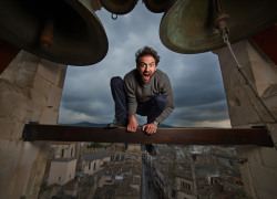 Наркоман в Одесской области убегал от чертей и чуть не упал с колокольни храма