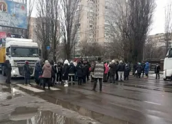 Одесситы перекрыли дорогу из-за отключений света - видео