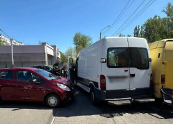 Одесситка сбила 7-летнюю девочку, впечатав ее в микроавтобус